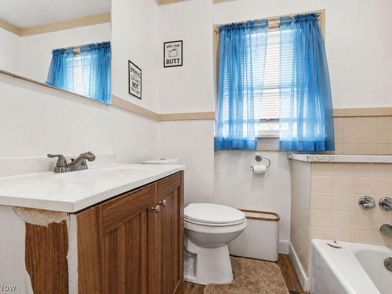108 E Mapledale Avenue, Akron, OH 44301 Photo 12