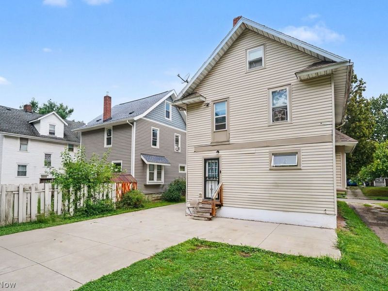 108 E Mapledale Avenue, Akron, OH 44301 Photo 14
