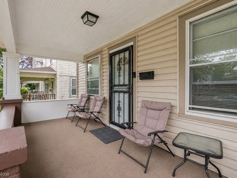 108 E Mapledale Avenue, Akron, OH 44301 Photo 3