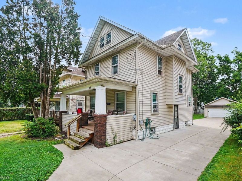 108 E Mapledale Avenue, Akron, OH 44301 Photo 4