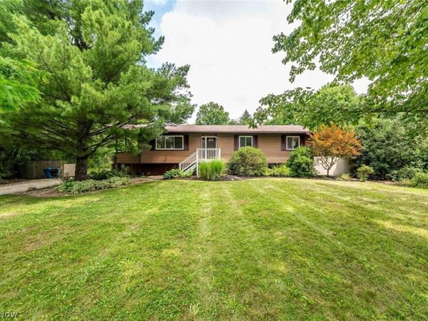 2963 Cliffside Drive, Copley, OH 44321