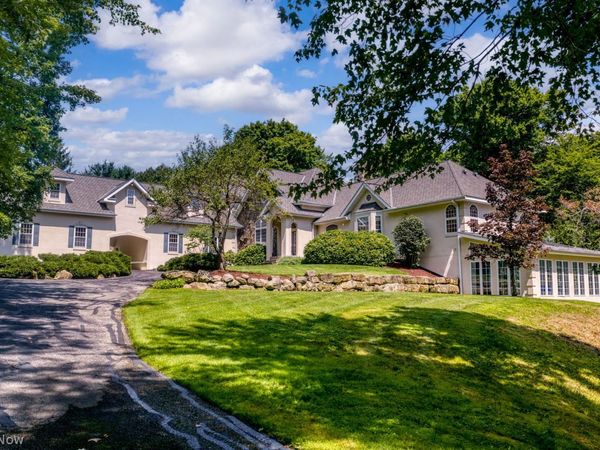 11700 Woodiebrook Rd Road, Chardon, OH 44024