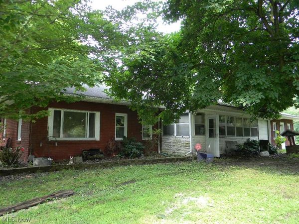 910 Riverview Drive, Leavittsburg, OH 44430
