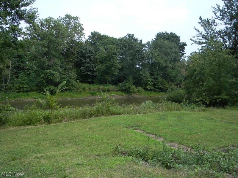 910 Riverview Drive, Leavittsburg, OH 44430 Photo 11