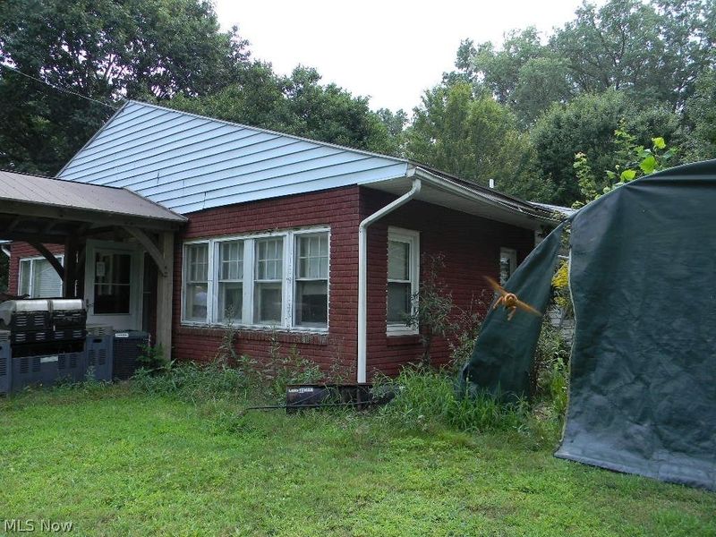 910 Riverview Drive, Leavittsburg, OH 44430 Photo 3