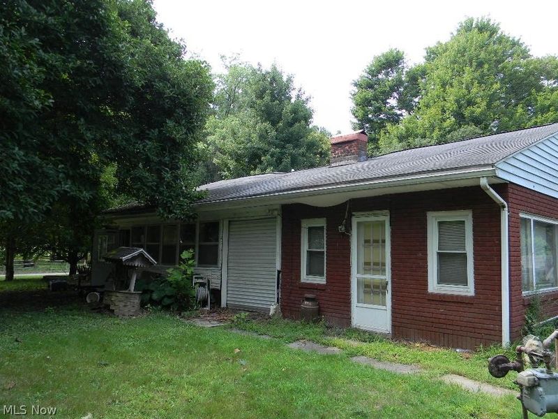 910 Riverview Drive, Leavittsburg, OH 44430 Photo 4