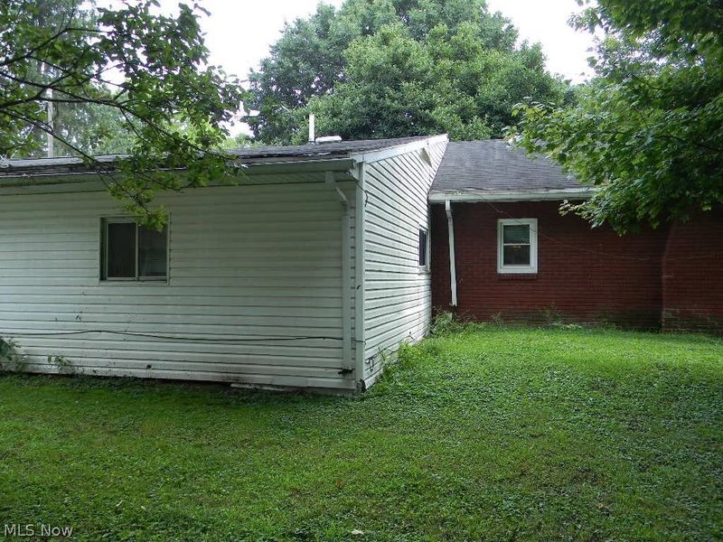 910 Riverview Drive, Leavittsburg, OH 44430 Photo 5