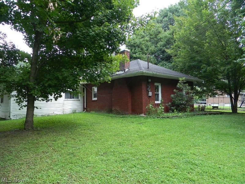 910 Riverview Drive, Leavittsburg, OH 44430 Photo 6