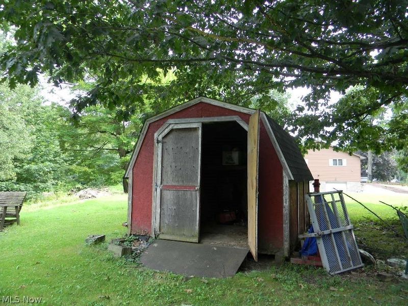 910 Riverview Drive, Leavittsburg, OH 44430 Photo 7