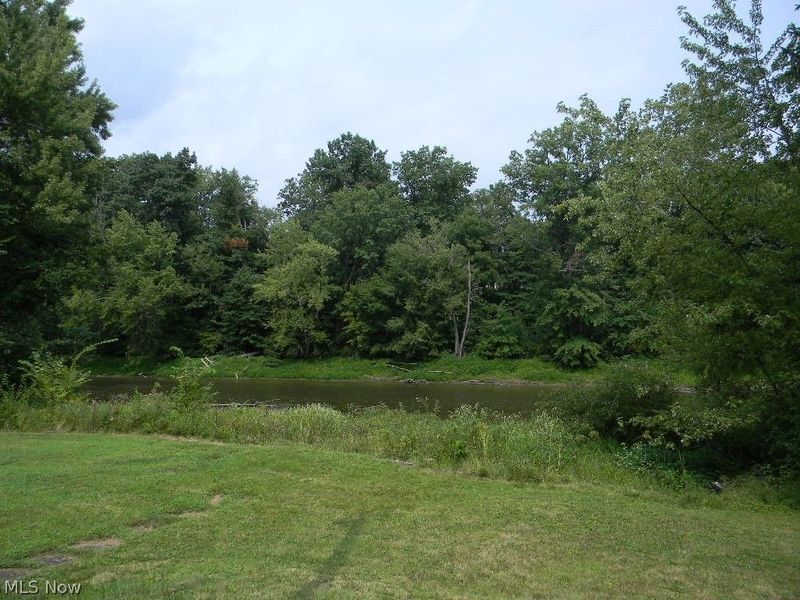 910 Riverview Drive, Leavittsburg, OH 44430 Photo 9