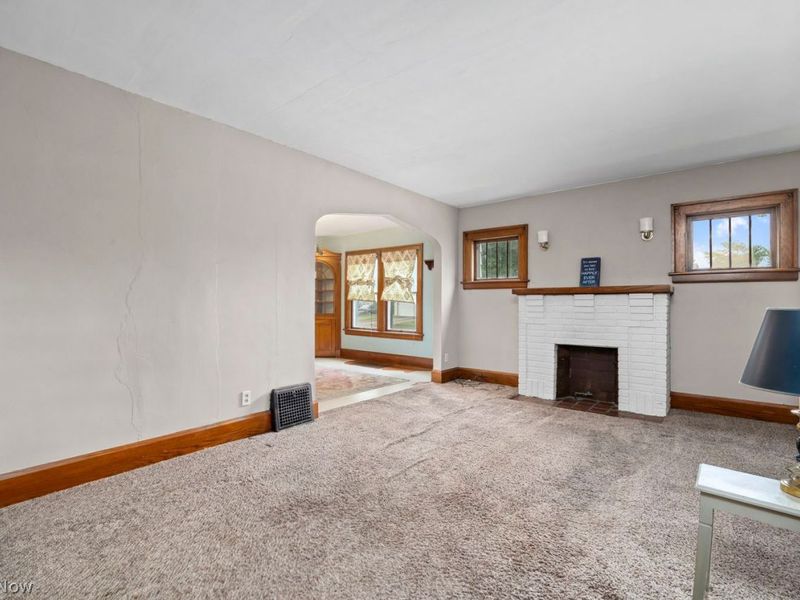 358-360 Cambridge Avenue, Elyria, OH 44035 Photo 2