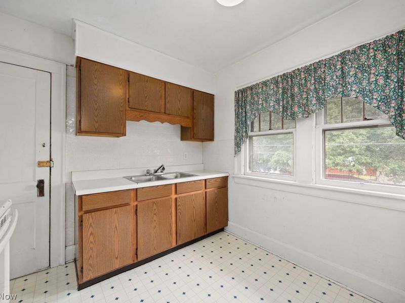 358-360 Cambridge Avenue, Elyria, OH 44035 Photo 33