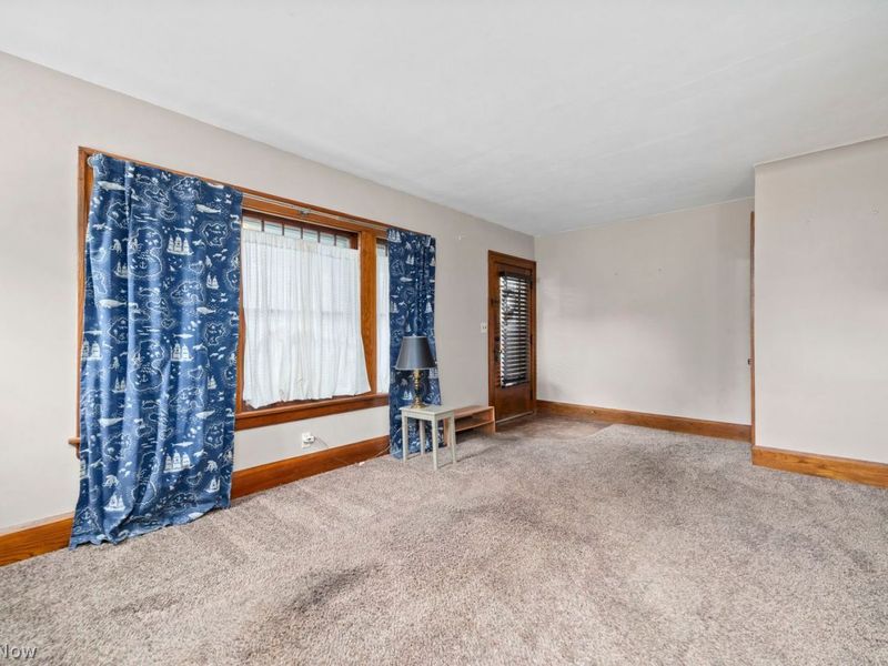 358-360 Cambridge Avenue, Elyria, OH 44035 Photo 4