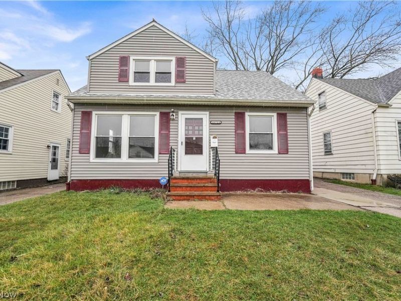18721 Fairway Avenue, Maple Heights, OH 44137 Photo 1