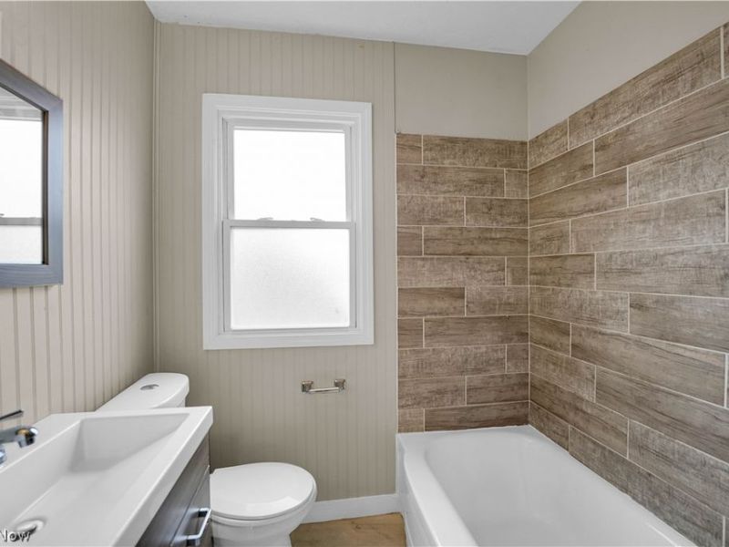 18721 Fairway Avenue, Maple Heights, OH 44137 Photo 17