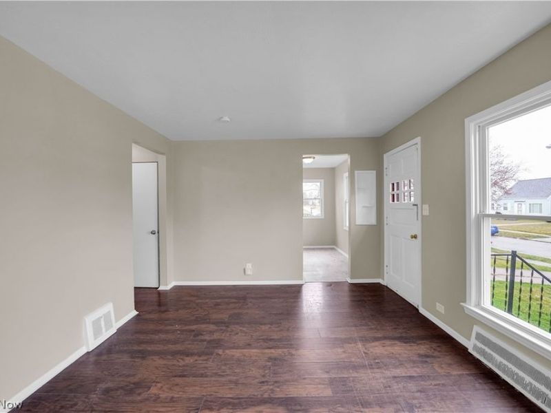 18721 Fairway Avenue, Maple Heights, OH 44137 Photo 4