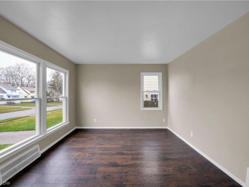 18721 Fairway Avenue, Maple Heights, OH 44137 Photo 5