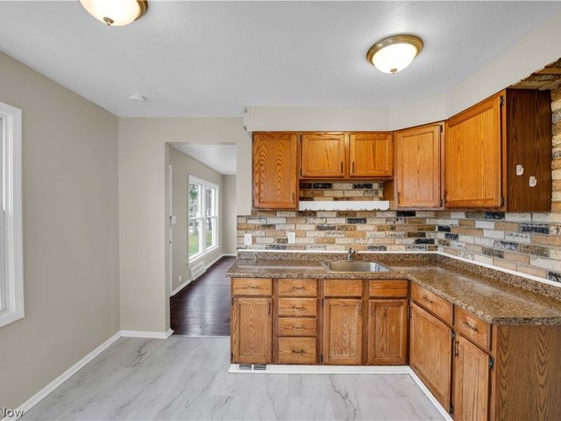 18721 Fairway Avenue, Maple Heights, OH 44137 Photo 7