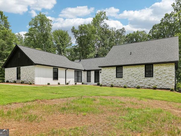 2725 Glendale Drive NE, Conyers, GA 30013