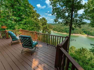 1355 Cliffside Drive, Russell Springs, KY 42642