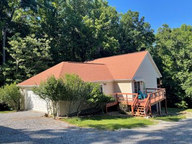 413 Shore Drive, Cadiz, KY 42211