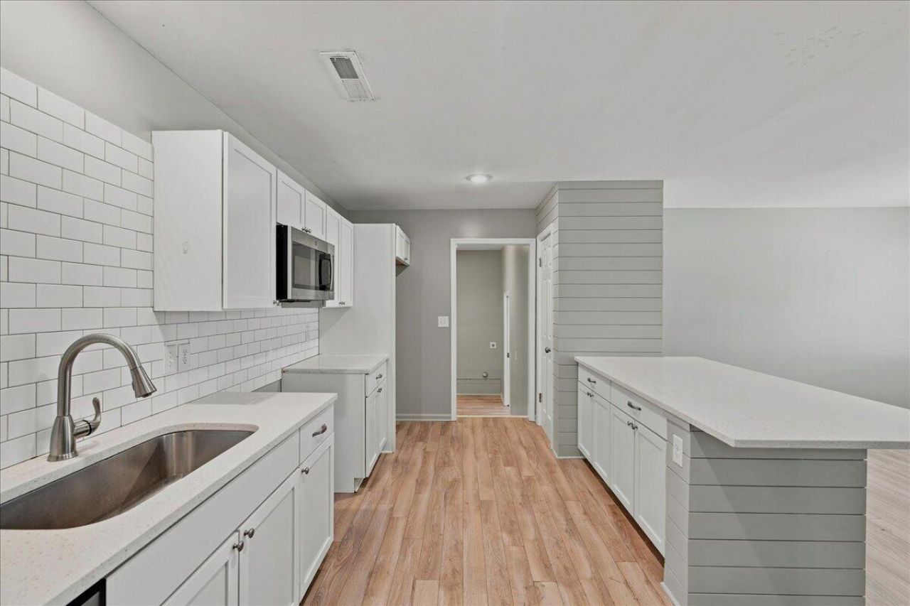 301 Laurel Avenue Photo 14