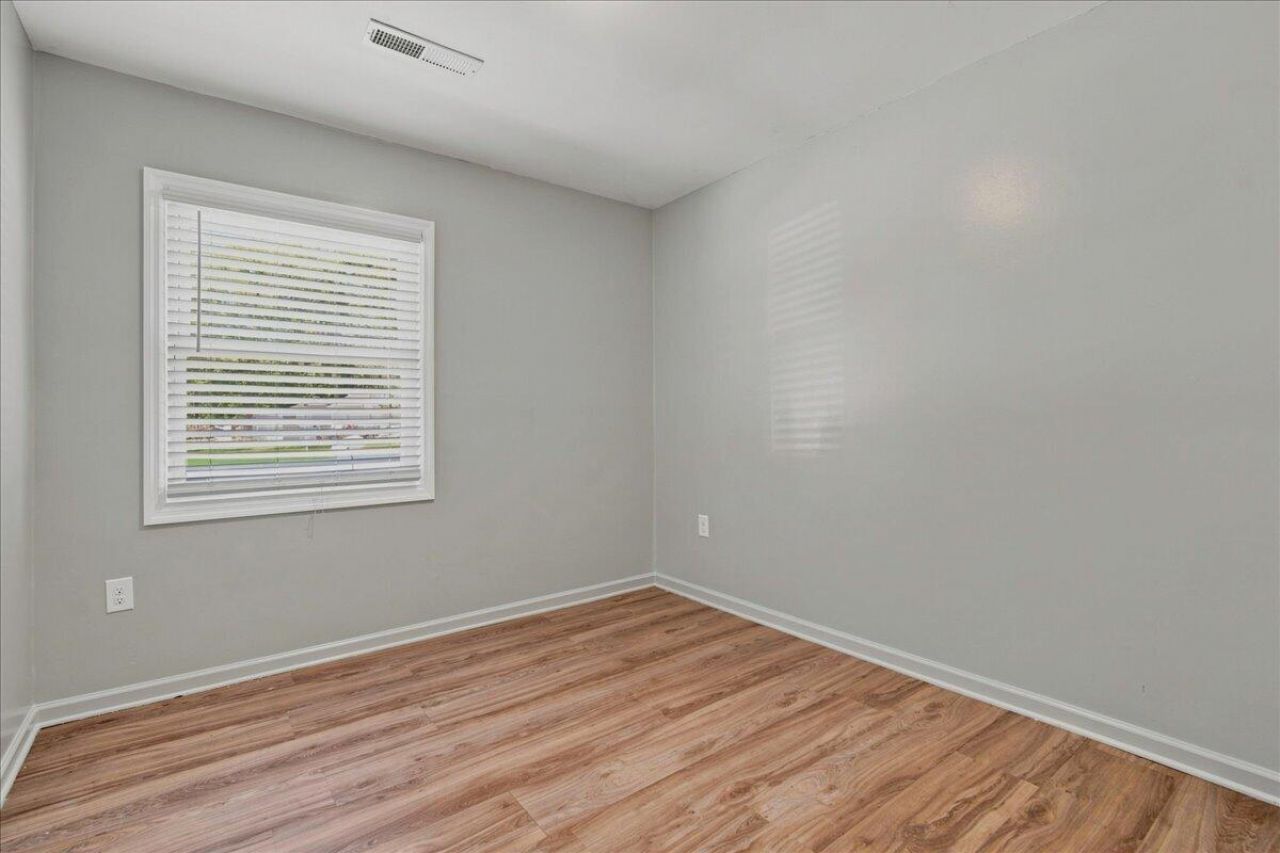 301 Laurel Avenue Photo 17