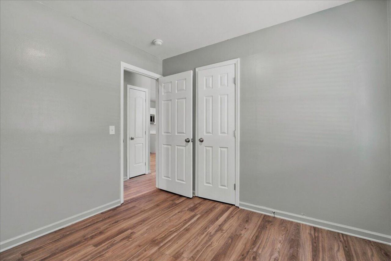 301 Laurel Avenue Photo 18