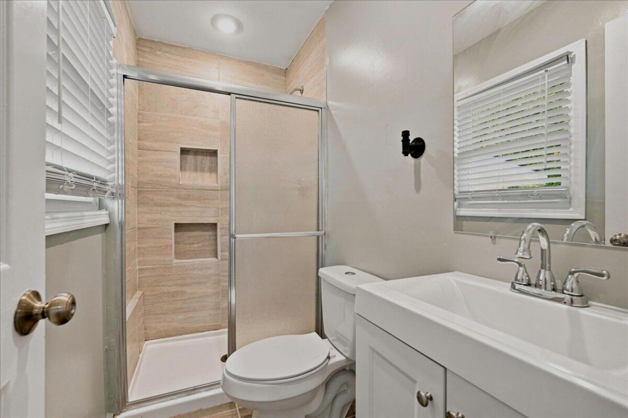 301 Laurel Avenue Photo 22