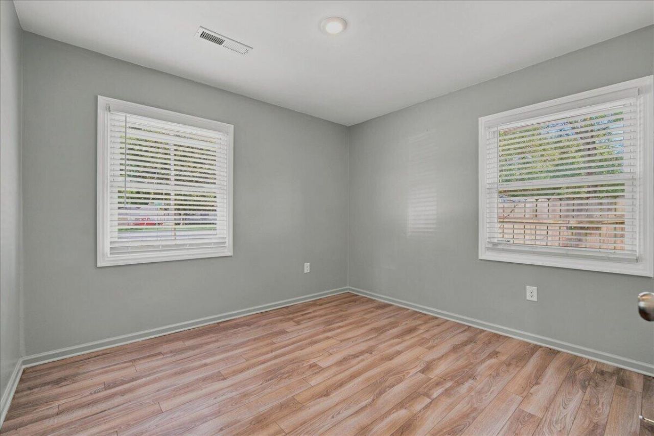 301 Laurel Avenue Photo 23