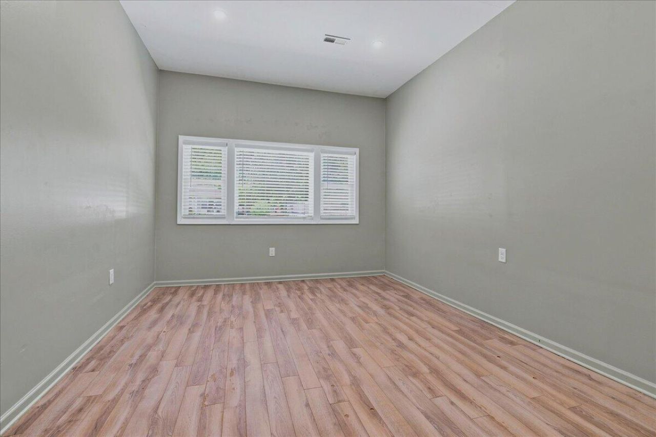 301 Laurel Avenue Photo 28