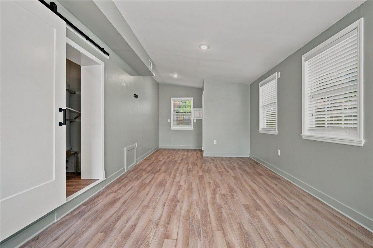 301 Laurel Avenue Photo 30