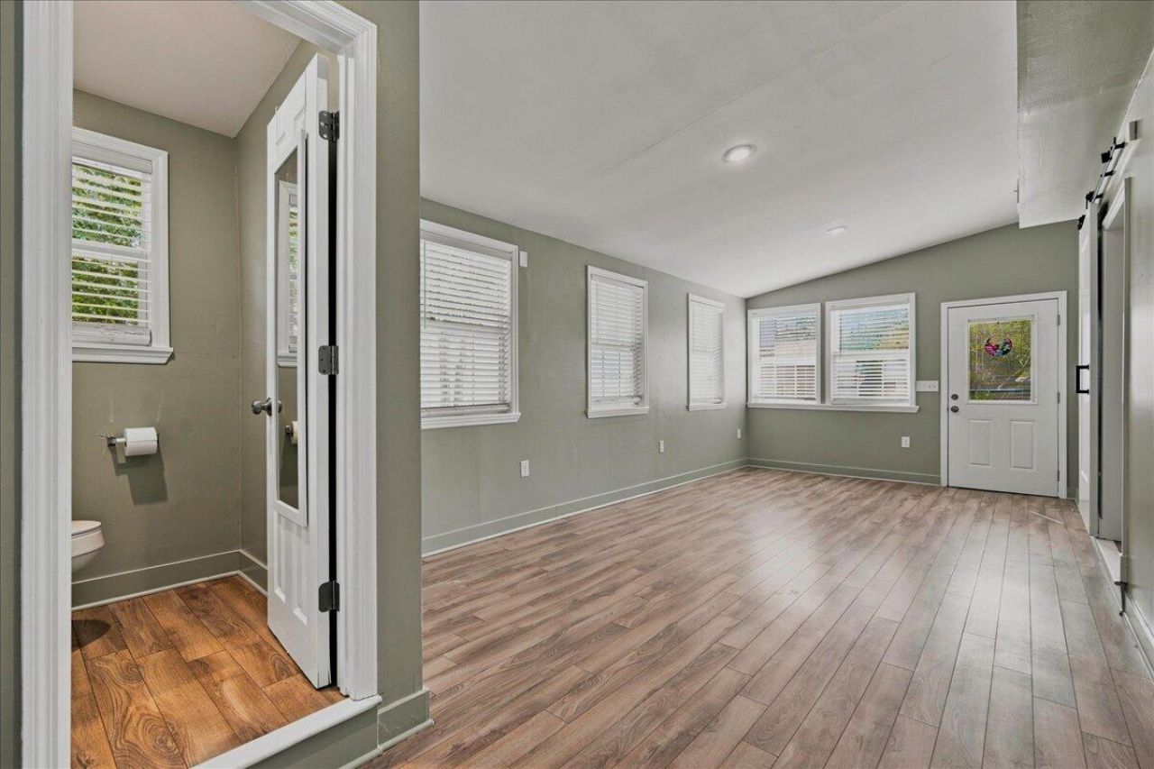 301 Laurel Avenue Photo 32