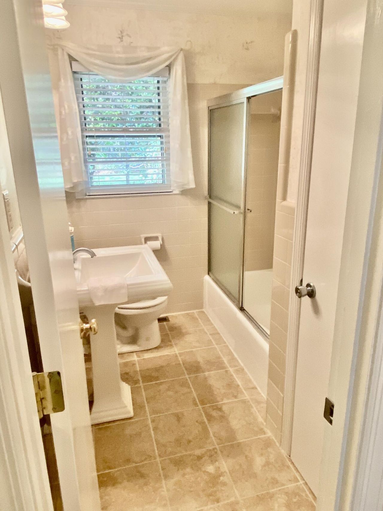 304 Greenbay Street Photo 19