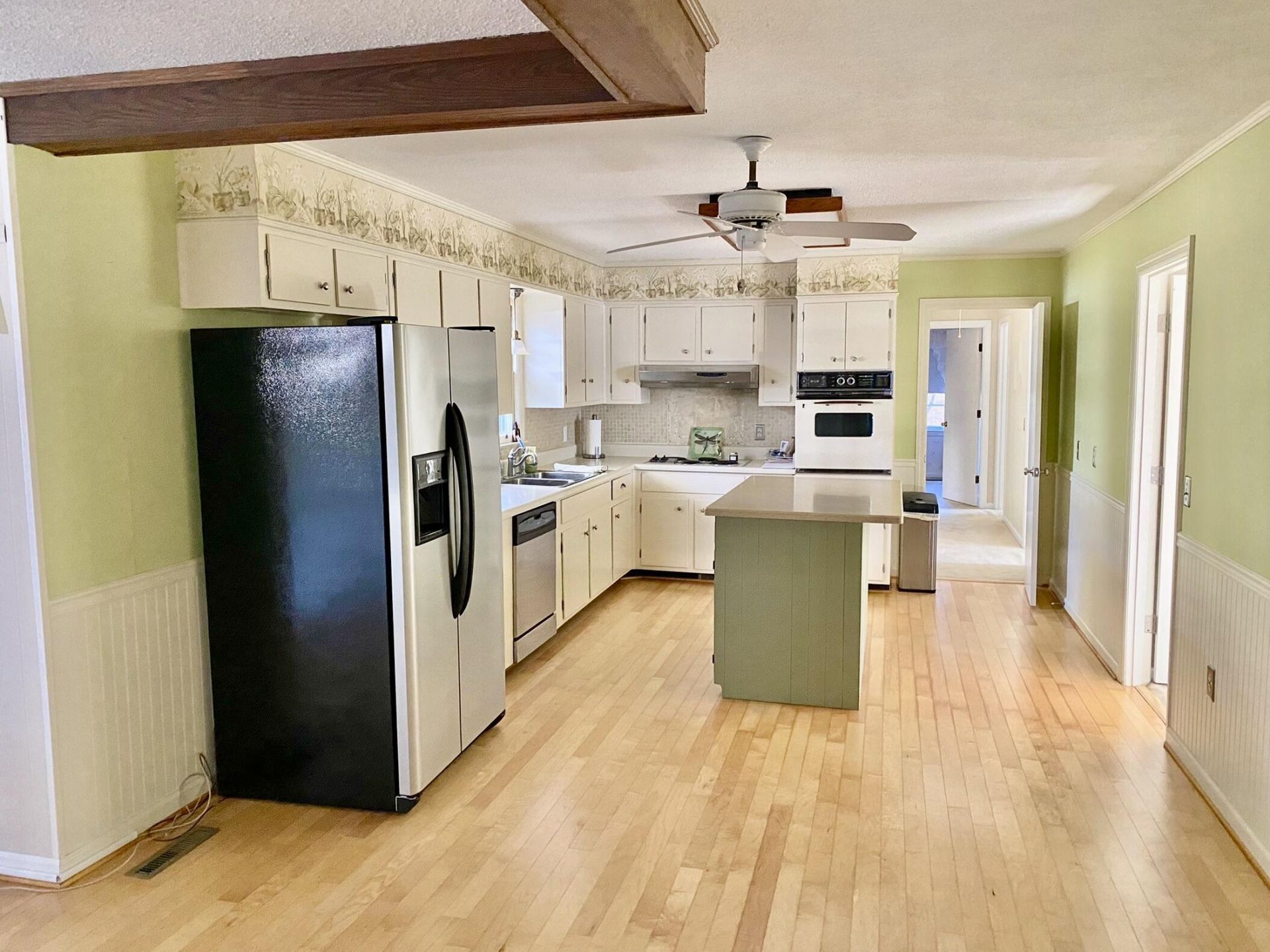 304 Greenbay Street Photo 4