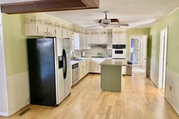 304 Greenbay Street photo 4