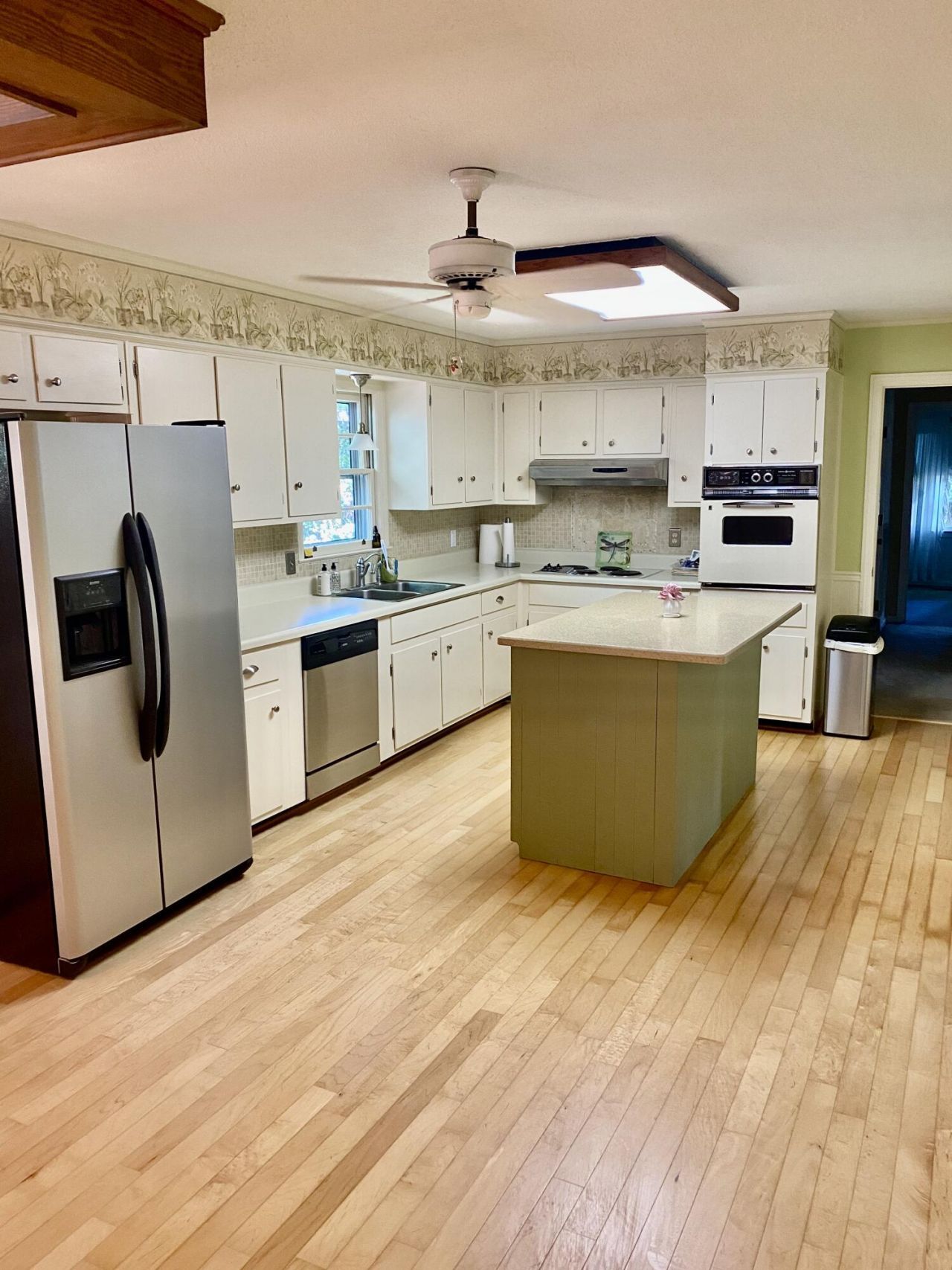 304 Greenbay Street Photo 5