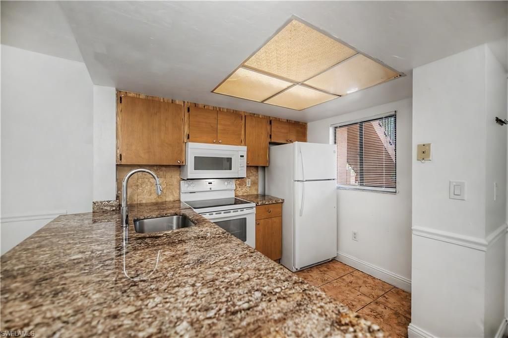 2700 Park Windsor Dr, Unit 713, Fort Myers, FL 33901 Photo