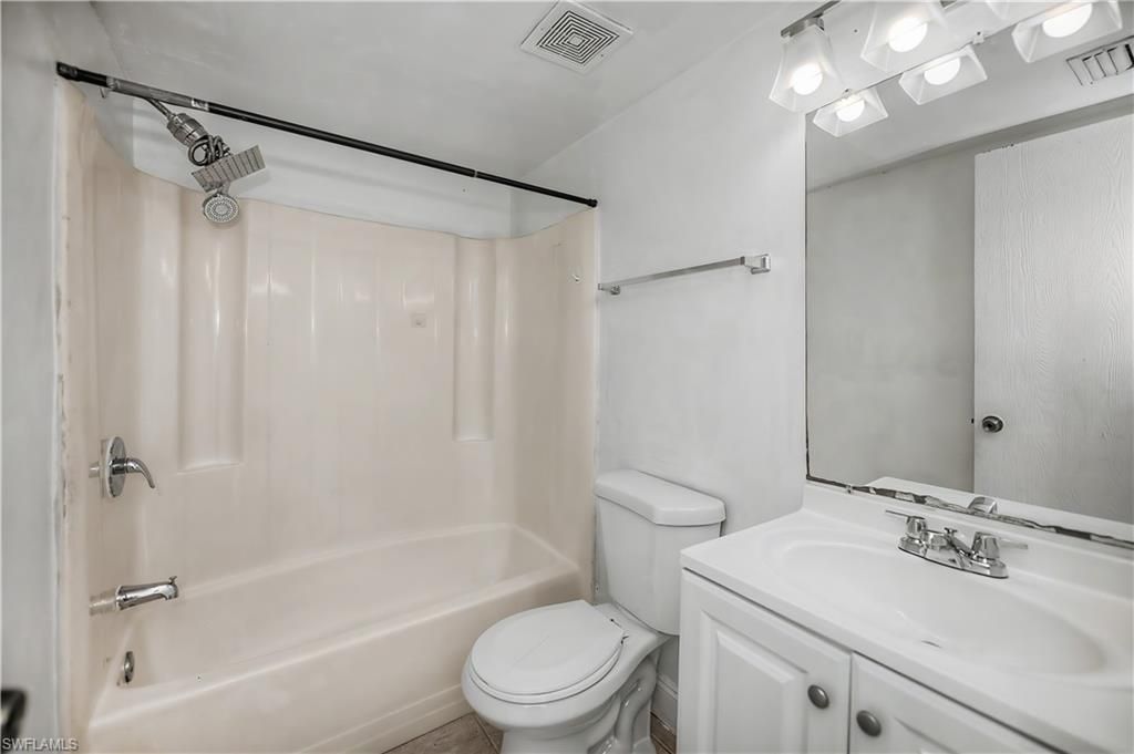 2700 Park Windsor Dr, Unit 713, Fort Myers, FL 33901 Photo