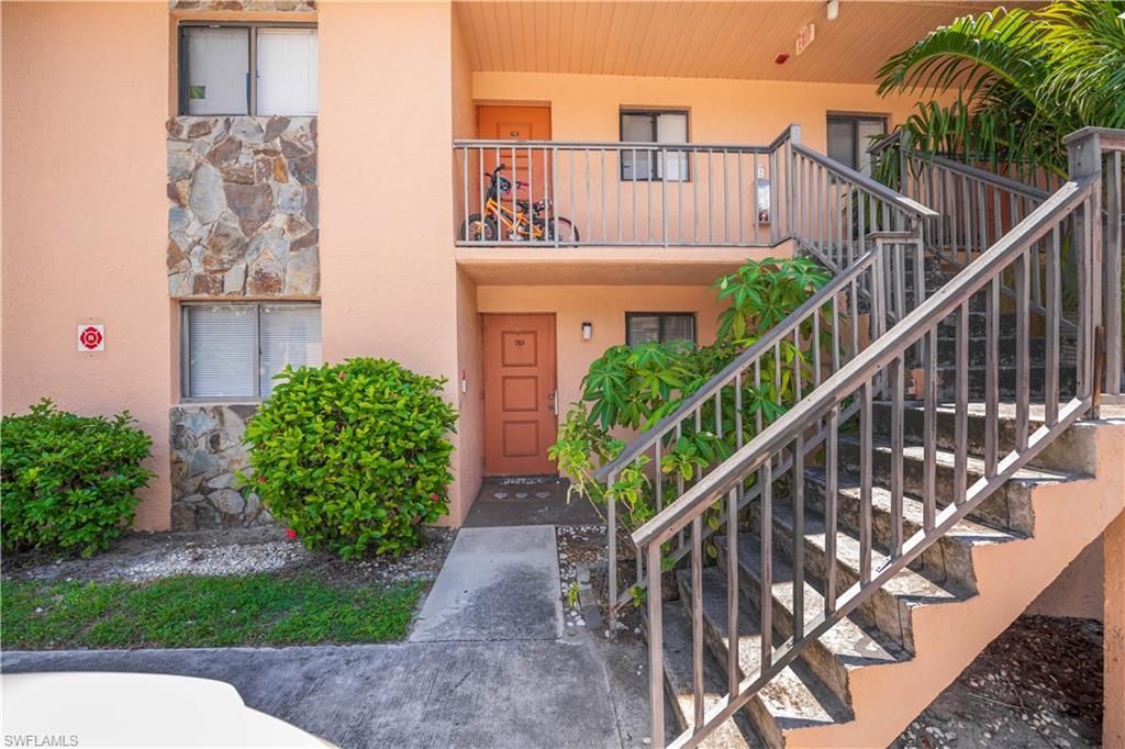 2700 Park Windsor Dr, Unit 713, Fort Myers, FL 33901 Photo