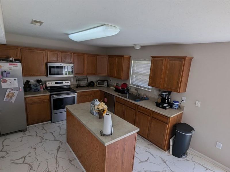 13 Hummingbird Way, Amelia, OH 45102 Photo 9