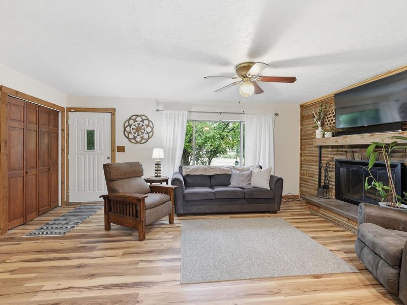 1310 Manor Drive , Columbus, OH 43232 Photo 7
