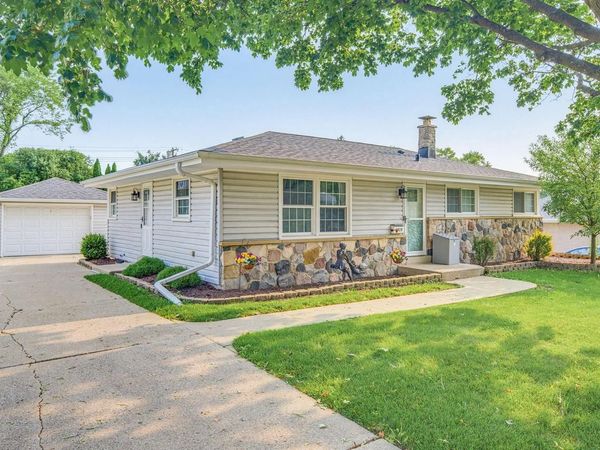 6619 Manchester DRIVE, Greendale, WI 53129