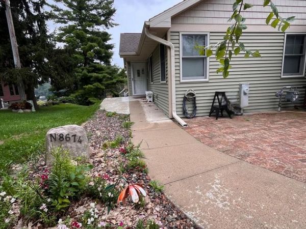 N8674 Wilmers Grove ROAD, East Troy, WI 53120