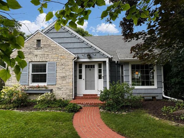 8208 N Santa Monica BOULEVARD, Fox Point, WI 53217
