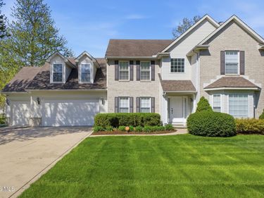712 Whisperlake Road , Holland, OH 43528