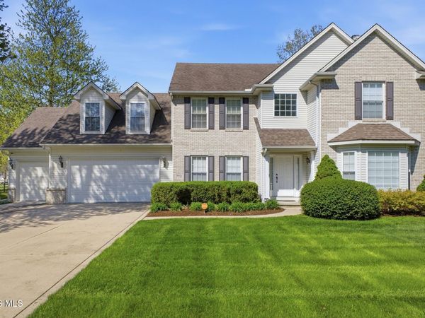 712 Whisperlake Road , Holland, OH 43528