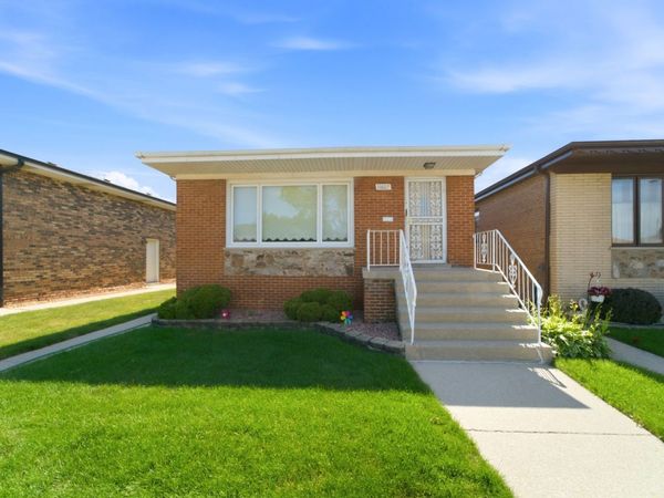 11607 S Avenue J , Chicago, IL 60617