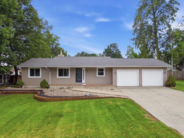 401 GREENWOOD Trail, Ossian, IN 46777