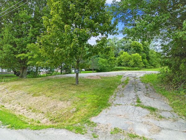 23 Prospect Street , Dexter, ME 04930